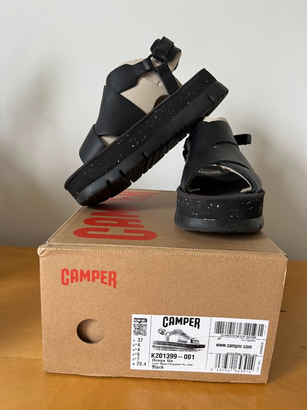Oruga Up Corbu Negro/ Omega Sand Black leather platform Sandals from Camper